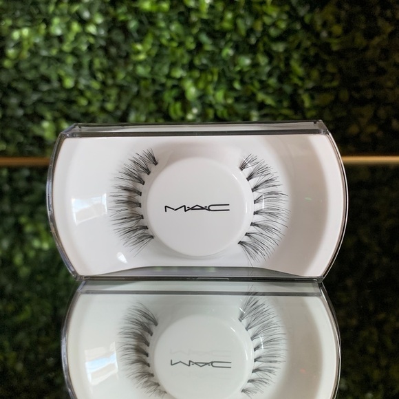 M·A·C Cosmetics Charmer Lash 81 | NEW | Lashes MAC 81 Lash | Natural - Picture 7 of 10